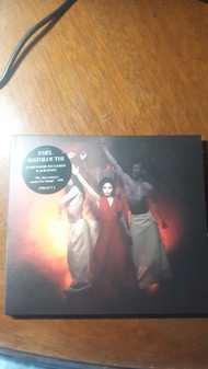 CD نيسم جلال: Everywhere We Looked Was Burning