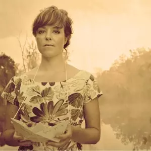 Emily Barker & The Red Clay Halo: Dear River