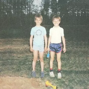 Es: Kesämaan Lapset