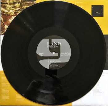 LP Fredda: Land