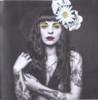 CD Mon Laferte: La Trenza