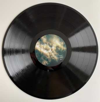 LP Naima Joris: While The Moon