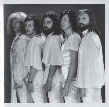 CD Omega: Csillagok Útján