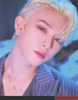 CD Oneus: Blood Moon CLR