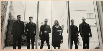 2LP Stars: There Is No Love In Fluorescent Light