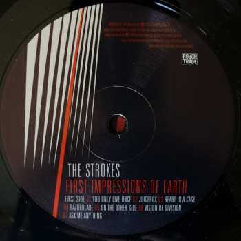 LP The Strokes: First Impressions Of Earth